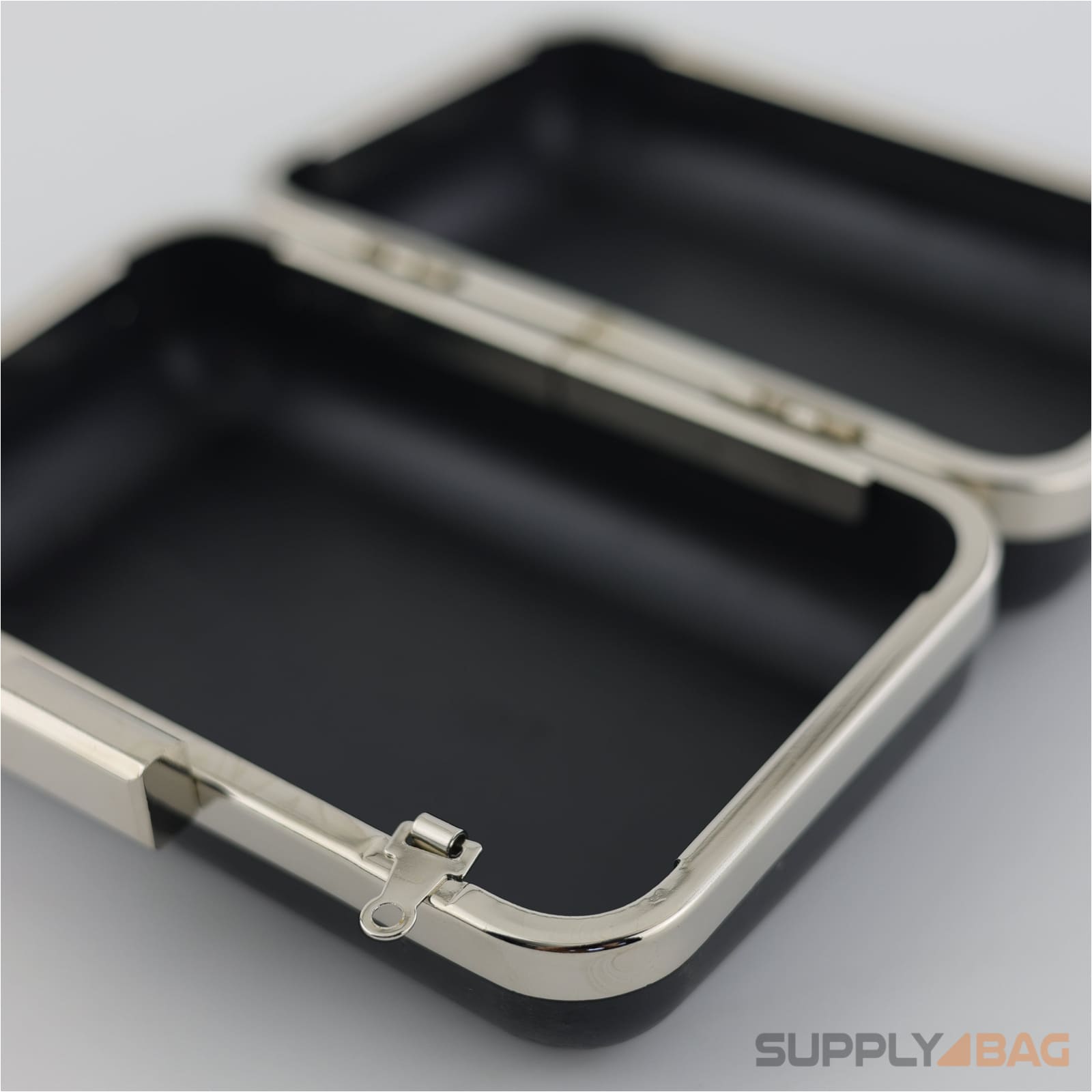5 3/8 x 3 1/2 inch - silver clamshell clutch frame with covers