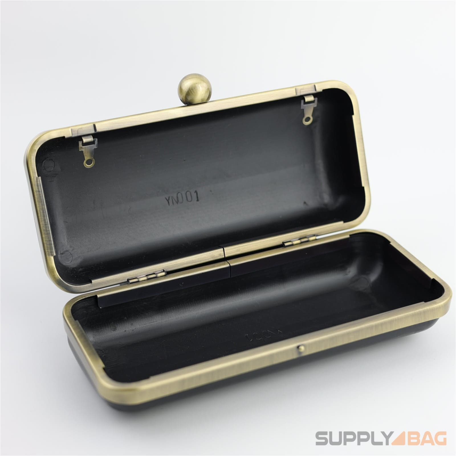 7 x 3 inch - Antique Brass Clamshell Clutch Frame with Covers