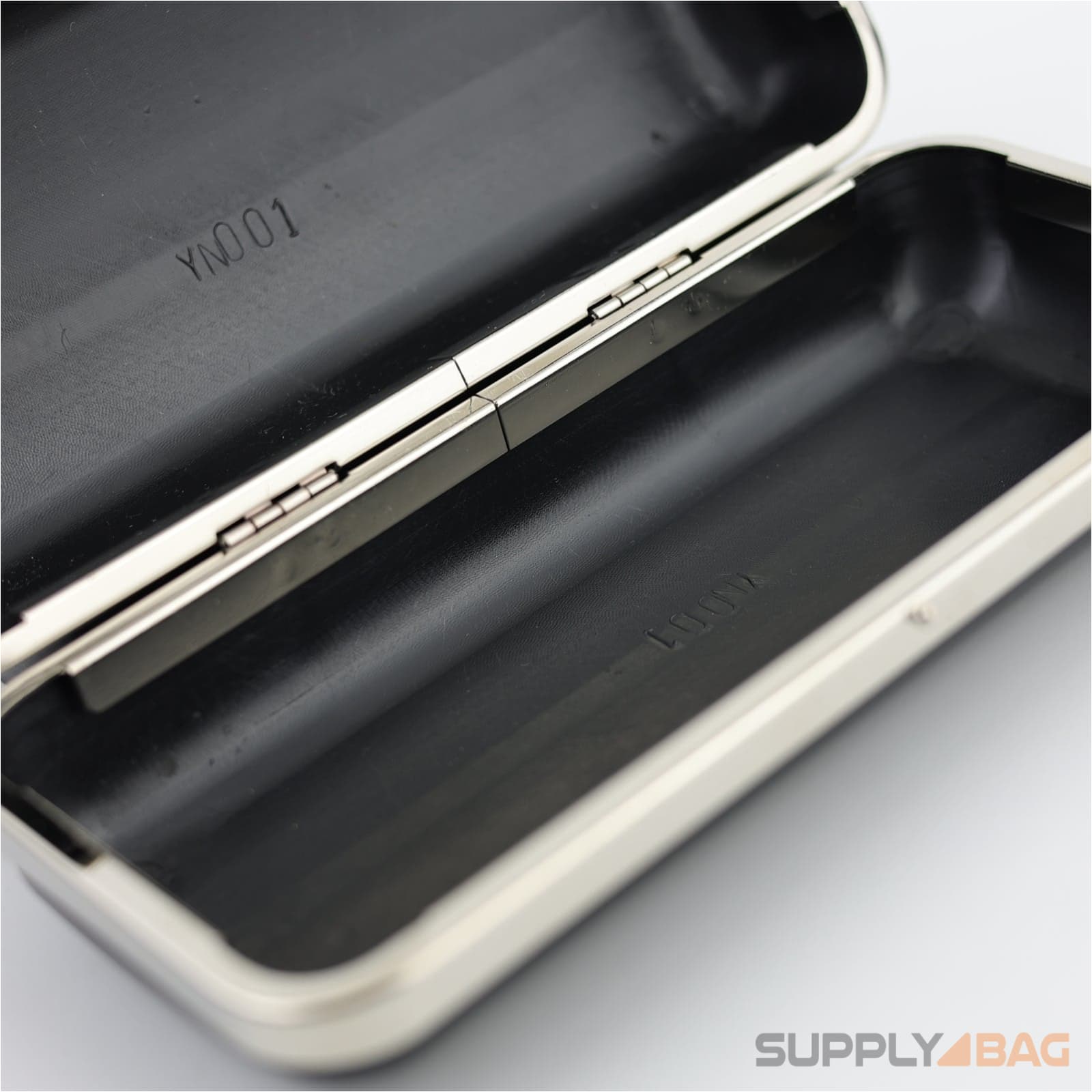 7 x 3 inch - Silver Clamshell Clutch Frame with Covers